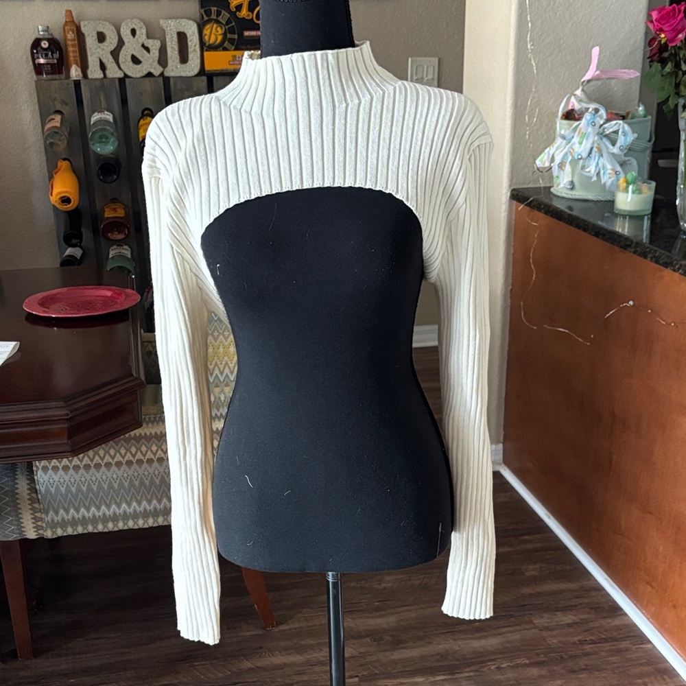 Elegant White Ribbed Women's Top